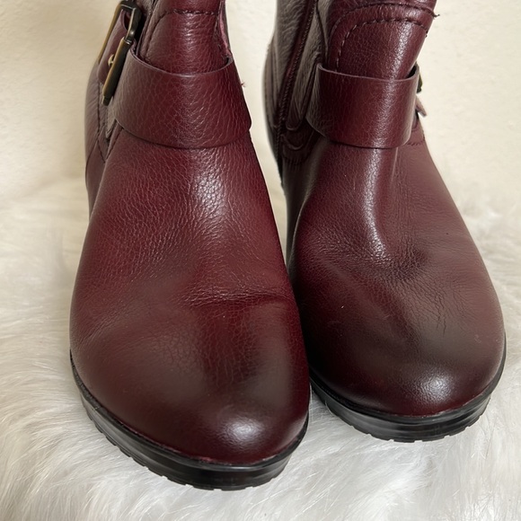 Clark’s burgundy pebbled leather and brass ankle boots - Picture 6 of 15